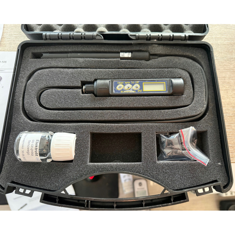 elmetron-co-105-tester-rozpusteneho-kyslika-so-sondou-na-kabli-1-m-kufrikova-sada.jpg
